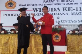 Untag Presents Scholarship to Asian Games Medalist