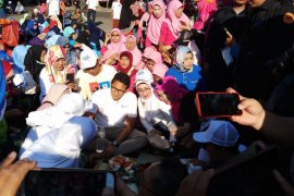 Sandiaga Senam Bersama Ibu-ibu Sidoarjo (Video)