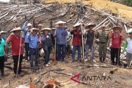 Bupati Mahulu Minta Masyarakat Seriusi Pertanian