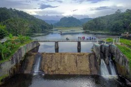 Berwisata di Danau Bukit Layang Muratara
