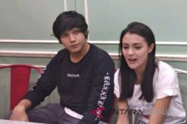 Film Something In Between diyakini diminati penonton