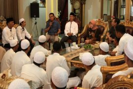 Pemain Barito Putera silaturahmi ke Bupati Batola