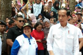 Jokowi bersilaturahim dengan atlet Indonesia yang bertanding di Asian Para Games 2018