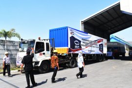 Pengiriman Perdana Kontainer