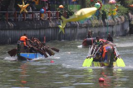 Lomba Dayung Perahu Naga