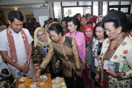 MENTERI BUMN COBA PRODUK PASAR RAKYAT NUSANTARA Page 2 Small