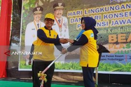 Pemprov Jatim Beri Penghargaan Lingkungan 2018