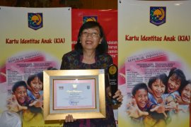 Pemkot Denpasar terima penghargaan "Dukcapil Hebat" Kemendagri