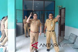 Wabup Bangka Selatan tinjau rumah sakit roboh