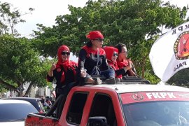 Siga merah gelar aksi tolak ujaran kebencian di Kota Palu (Vidio)