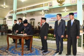 Gubernur Minta Bupati Madiun Kompak dengan DPRD (Video)