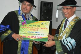 Teknik Unand raih penghargaan pencapaian kinerja terbaik 1