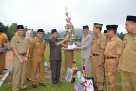 Bertabur hadiah jelang apel gabungan ASN Sijunjung