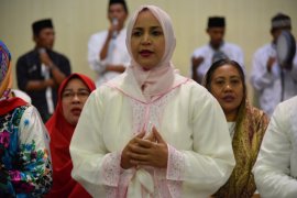 Bupati Bangli tunda penerimaan PNS 2018