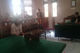 Hakim vonis dokter gadungan 22 bulan penjara