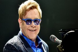 Elton John Awali Lawatan Perpisahan "Yellow Brick Road"