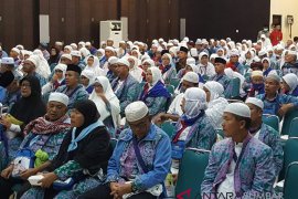 148 jemaah haji Sijunjung disambut suka cita