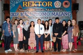 Kemendikbud Percayakan Mahasiswa Asing Program Darmasiswa di "IBU"