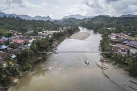 Pembangunan Jembatan Gantung Tiong Ohang Page 2 Small