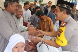Kapolda Sumut jamu para penggali kubur dan bilal mayat