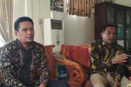 Parpol diminta ingatkan caleg copot alat peraga kampanye