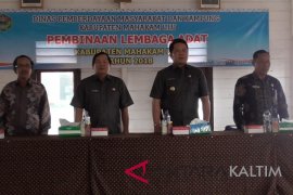 Bupati Mahakam Ulu minta lembaga adat tingkatkan kinerja