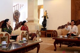 Suastini Koster ingin PKK fokus didik perempuan