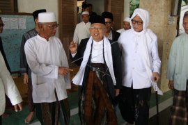 Ma'ruf Amin kunjungi pesantren Lirboyo