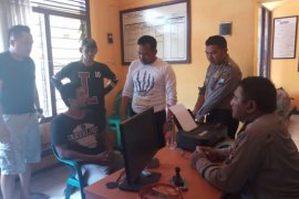 Polisi Tangkap Pria Ancam Penyidik Sambil Bawa Sajam di Kejari Jember