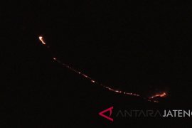 Narasi batu dan kaostis-estetis komunitas lima gunung