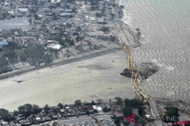 Kerusakan parah usai tsunami di Palu Page 6 Small