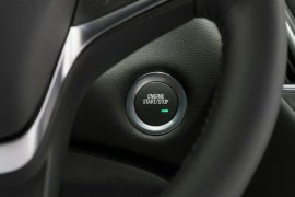 Bayi terperangkap dalam mobil bersistem keyless entry