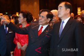 WAMENNLU CINA DI RESEPSI DIPLOMATIK KEMERDEKAAN RI