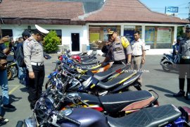 Polisi Kediri Amankan 116 Sepeda Motor untuk Balap Liar (Video)