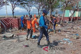 Relawan Asal Paser Masih Melakukan Penyisiran di Pantai Talise