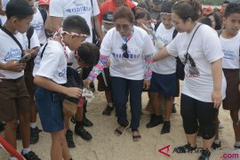 Aksi bersih-bersih Pantai Kuta