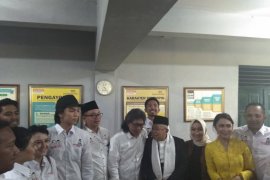 Cak Nun ajak semua pihak untuk tidak mencari keburukan orang