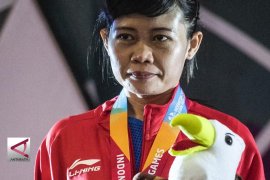 Medali perak diraih petenis meja Putri Ana Widyasari