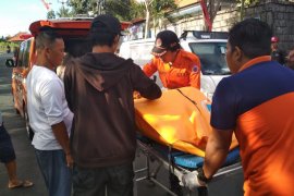 Wisatawan tewas tabrak trotoar di Pecatu-Bali