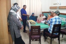 Walikota jenguk tokoh pemuda di RSKP Tebing Tinggi
