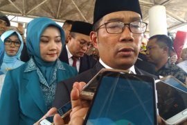 Ridwan Kamil ajak akademisi lawan hoaks
