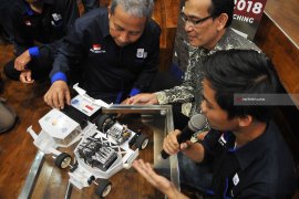 Mobil Spektronics Berbahan Kimia