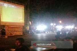 Nobar Laga Persib-Madura Jadi Ajang Penggalangan Dana