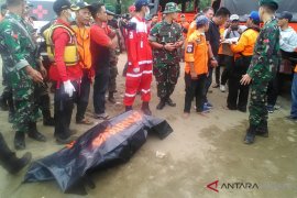 Tim gabungan kembali menemukan serpihan pesawat Lion Air