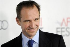 Aktor Ralph Fiennes masih belajar menjadi sutradara