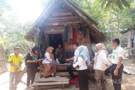 SBC dan pemerintah kecamatan Paringin Selatan salurkan Bansos