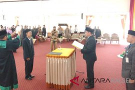 Video - Rasul diambil sumpah PAW Anggota DPRD HSS