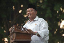 Wagub Jabar persilakan bicara politik-ekonomi di masjid