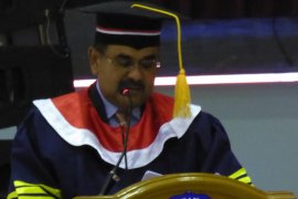 Bupati Karimun Raih Gelar Doktor Cum Laude