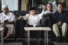 Kepastian status Taufik Kurniawan diumumkan Selasa sore